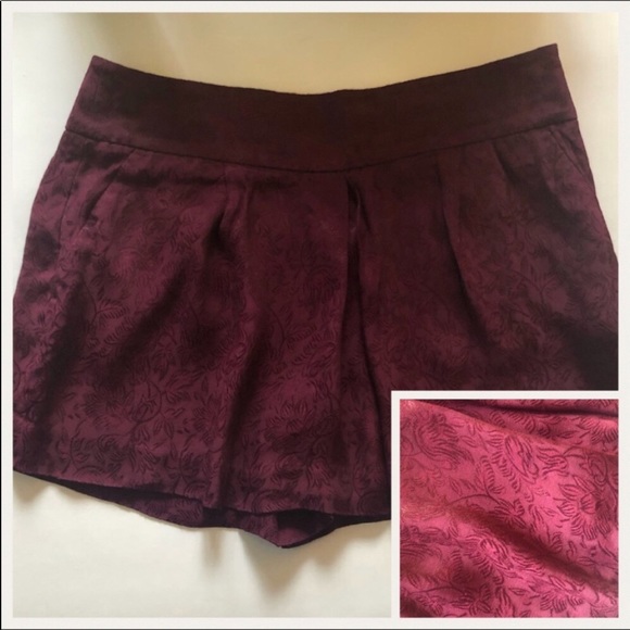 Ann Taylor Loft.  Burgundy skort - Picture 1 of 6